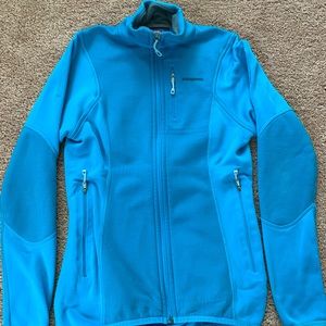 Patagonia fleece. Size XS. Good condition.